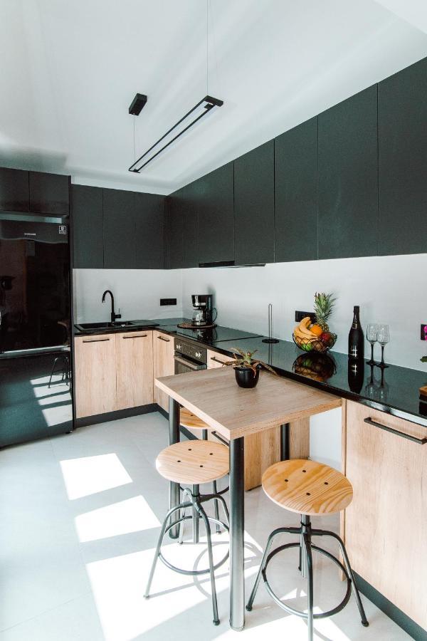 Andromahi Apartments & Suite ラガナス エクステリア 写真