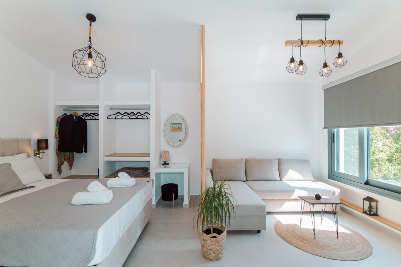 Andromahi Apartments & Suite ラガナス エクステリア 写真