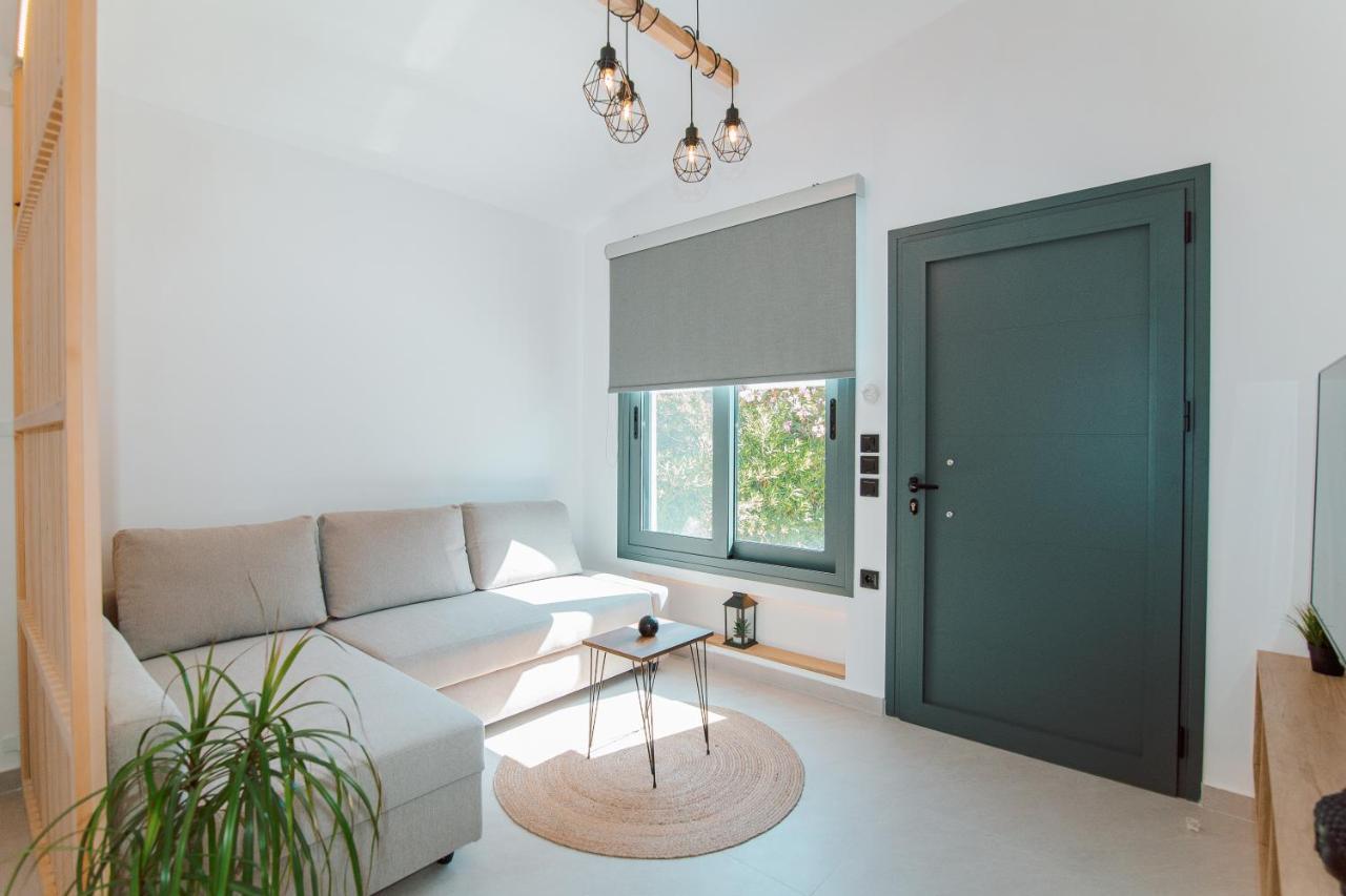 Andromahi Apartments & Suite ラガナス エクステリア 写真
