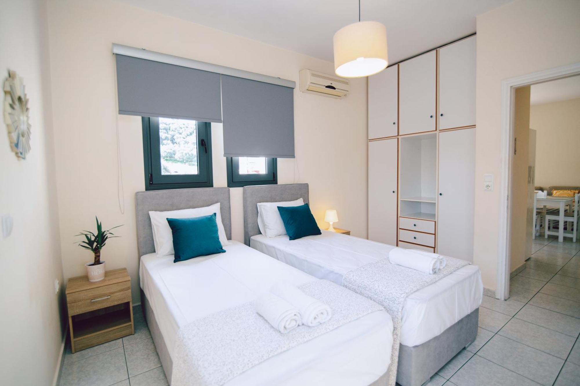 Andromahi Apartments & Suite ラガナス エクステリア 写真
