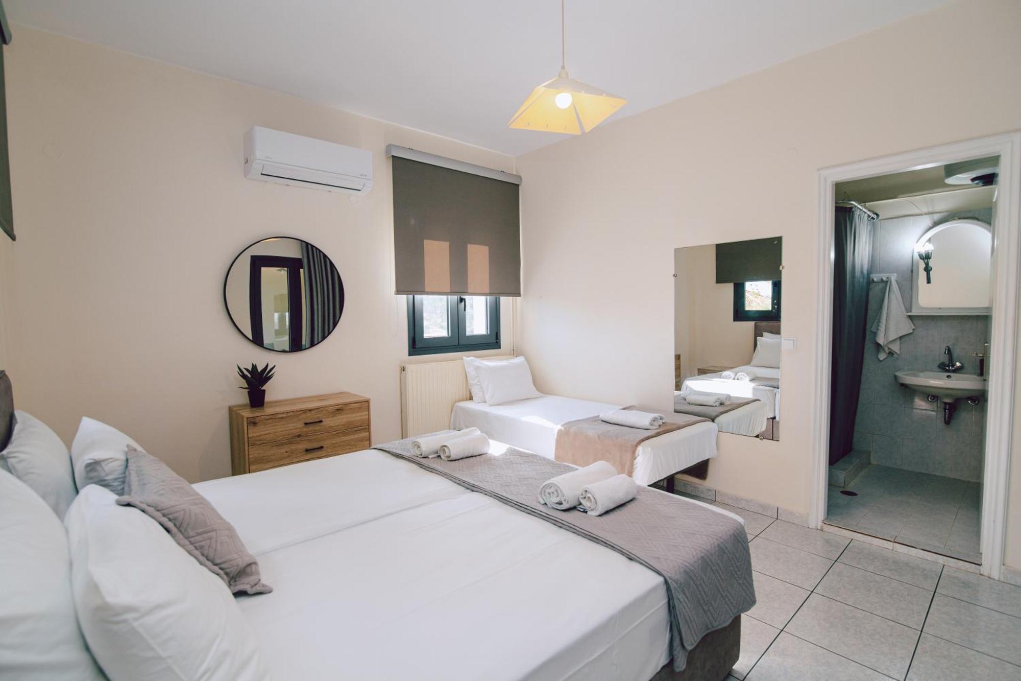 Andromahi Apartments & Suite ラガナス エクステリア 写真