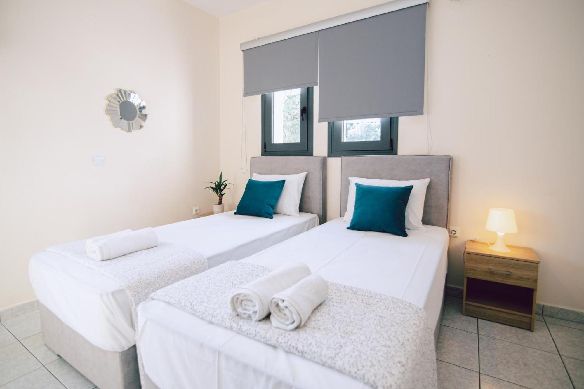 Andromahi Apartments & Suite ラガナス エクステリア 写真
