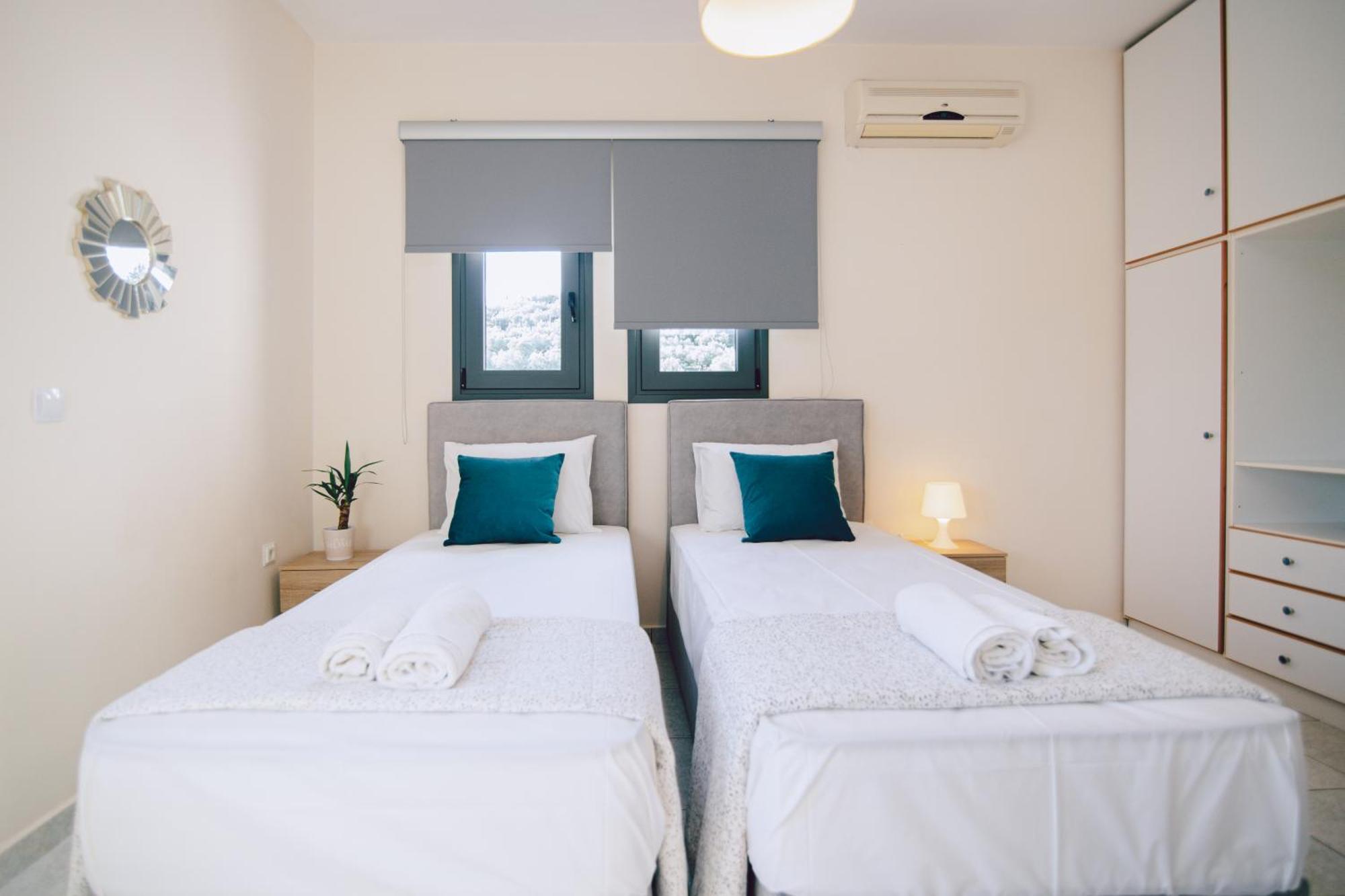 Andromahi Apartments & Suite ラガナス エクステリア 写真